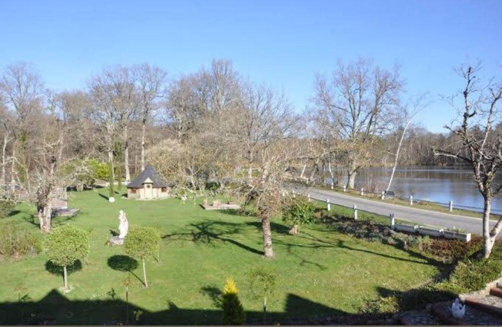 Le Moulin De Villiers Hotel Nouan-le-Fuzelier Exterior photo